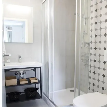 Modern Smart With Prime Center Location - Al9 Lausana