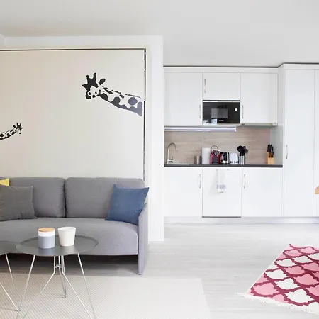 Modern Smart With Prime Center Location - Al9 * לוזאן