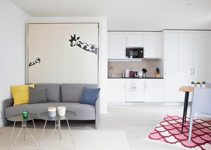 Modern Smart With Prime Center Location - Al9 * Lozanna