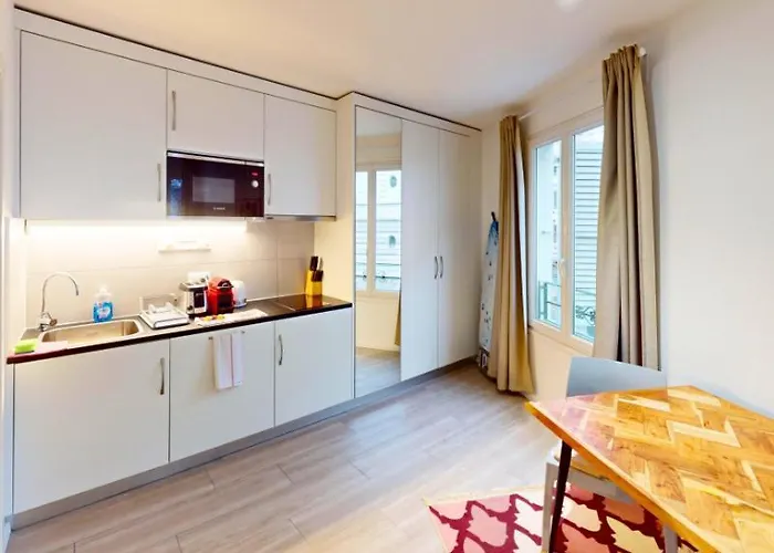 Modern Smart With Prime Center Location - Al9 Lozanna